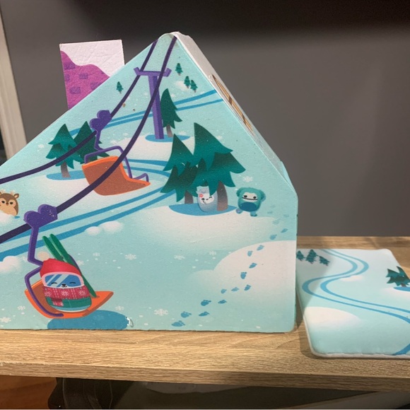 Squishville Ski Chalet plush toy with minis Cam Lola Winston Fifi - Picture 5 of 7